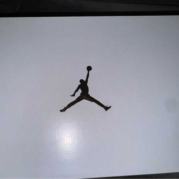 Air Jordan 1 low Women's Pink and White Sneakers - Picture 3 of 9